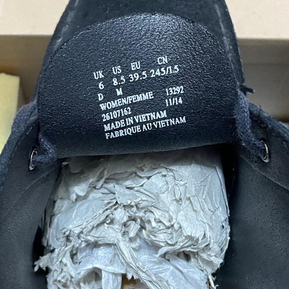 Clarks Originals Suede Black Booties - Picture 3 of 8